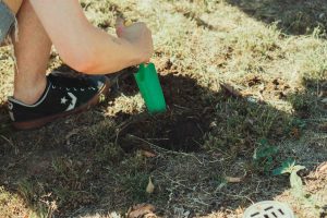 how-to-dig-a-hole-without-a-shovel