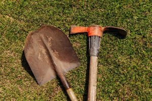 how-to-dig-a-hole-fast-with-a-shovel