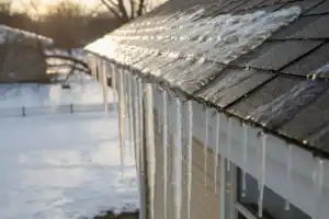 large-ice-dam-forming-on-wave